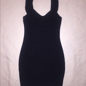 Black bodycon dress
